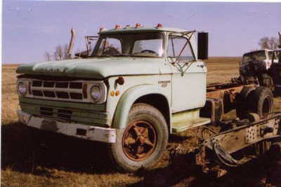 1968 Dodge D600.jpg