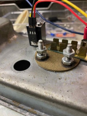 back of ammeter showing buss bar and heat sink mounting voltage regular IC