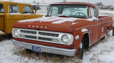 Here's a '71 Adventurer Sport. No hood turn-signal indicators, but note the bright mirrors (the gas cap is incorrect - should be brite, but everything else should be correct)...