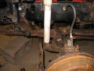 This shows the elevation of the steering arm and the Pitman arm. The latter is approx. 1&quot; higher; perfect for using rod ends.