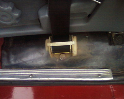 bottomseatbeltattatch.jpg